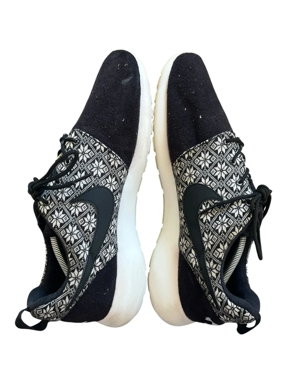 Nike Roshe One Winter Black Sail Yeti Ugly Sweater Snowflake Sneaker Mens 12